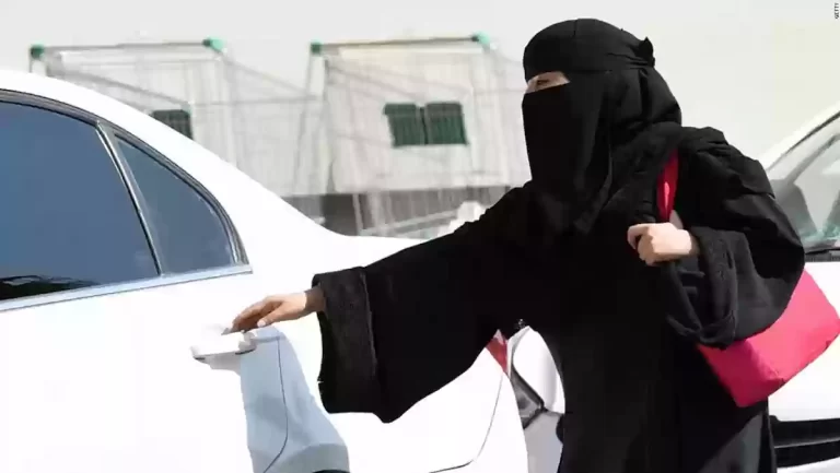 شروط استخراج تأشيرة سائق خاص للمرأة بالسعودية 1447