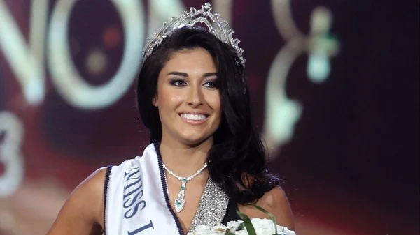 من هى كارن غراوي ويكيبيديا وكم عمرها