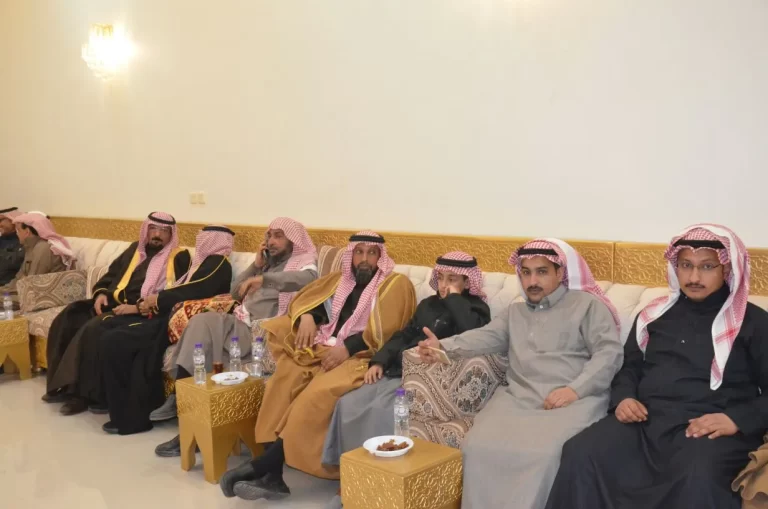 أصل عائلة الوقيت وش يرجعون ؟