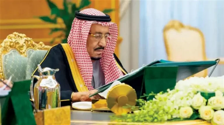 أوامر ملكية عن تصدر رواتب الموظفين الجديد 1447 وما هي حقيقة صرف زيادة 1000 ريال سعودي!