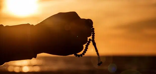 حكم العلم قبل الدعوة إلى الله