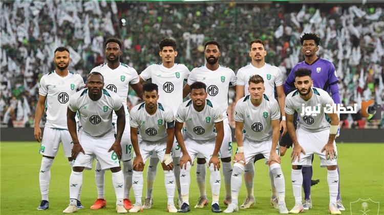 قائد الأهلي السعودي وأحد صُناع مجده يرحل عن الفريق