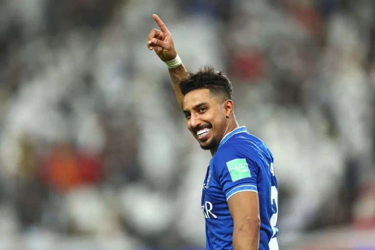 كم راتب سالم الدوسري الجديد مع الهلال 2025