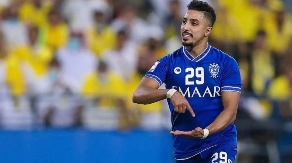 كم عمر سالم الدوسري لاعب الهلال
