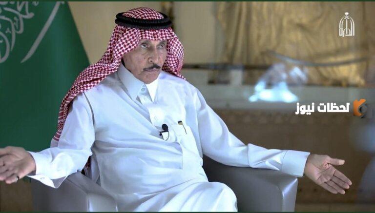 كم عمر صالح المنصوف خطاط العلم السعودي
