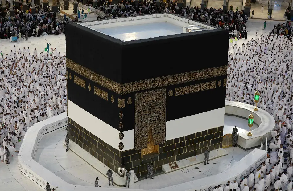 ما تفسير الصلاة داخل الكعبة في المنام؟