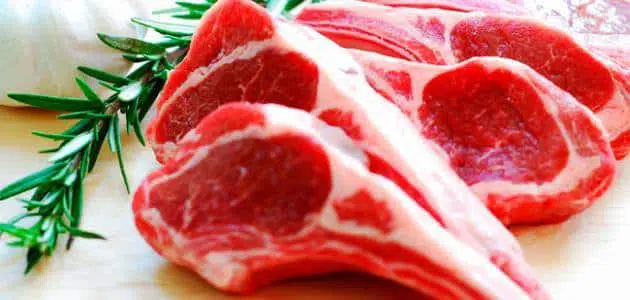 ما تفسير حلم اللحم النيء في الثلاجة في المنام؟