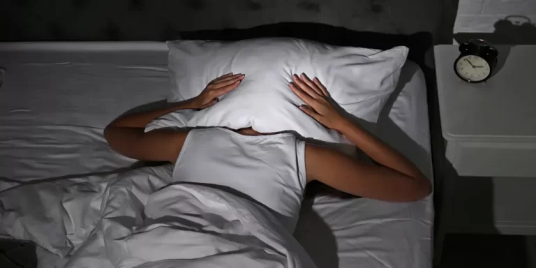 ما سبب الأحلام المزعجة في الصباح؟