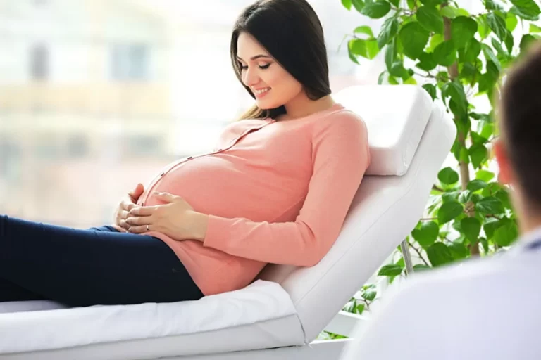 4 علامات تتأكدي أنك في وضع الولادة من خلالها