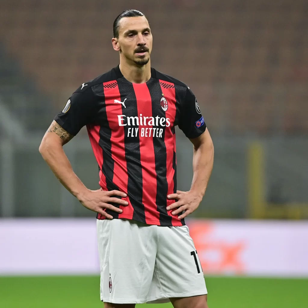 هل يقوم باللعب في دوري روشن.. إبراهيموفيتش يقرر
