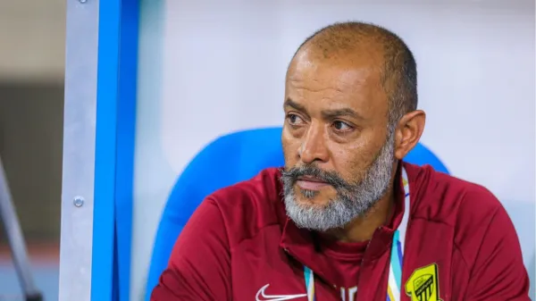 أحمد الشيخي يحذر من إقالة نونو سانتو