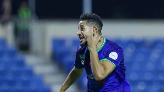 الفتح يسحق الوحدة ويتسلق جدول روشن