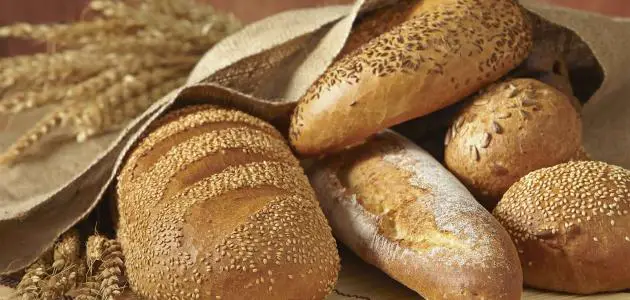 تفسير إعطاء الخبز في المنام للميت