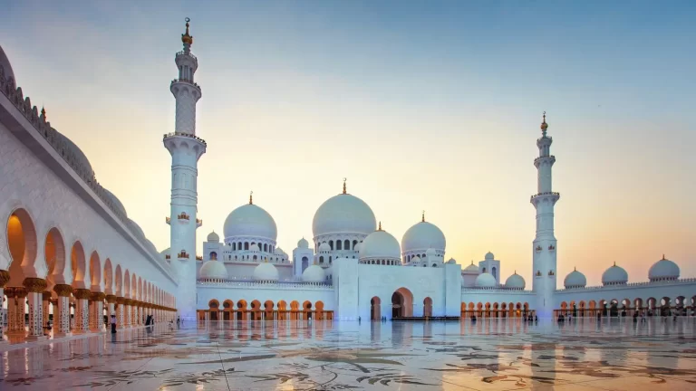 ما تفسير حلم رؤية الجن في المسجد؟
