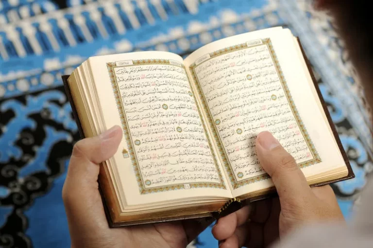 ما تفسير حلم قراءة القرآن على جنابة؟