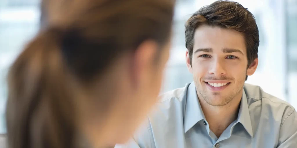 كيف تكون تصرفات الرجل الذي يحب