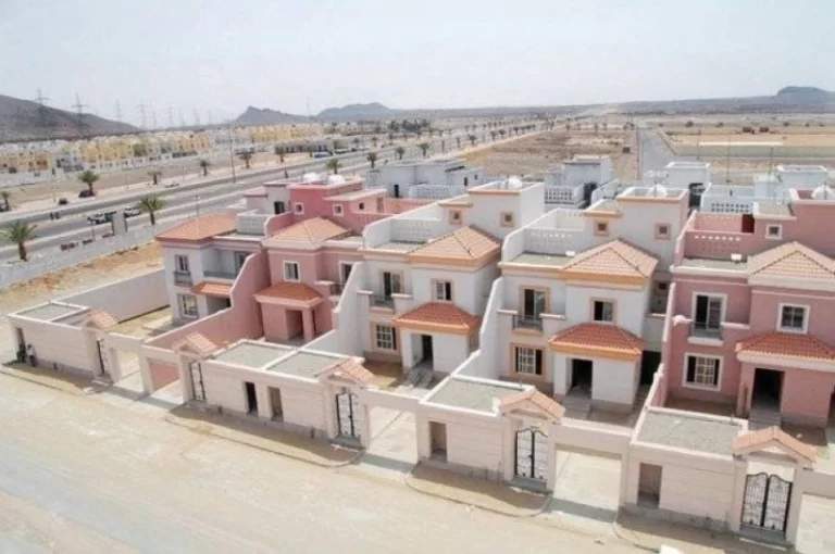 كيف يتم الحصول على سكن مجاني 1447 لمستفيدي الضمان؟! وزارة الموارد البشرية توضح