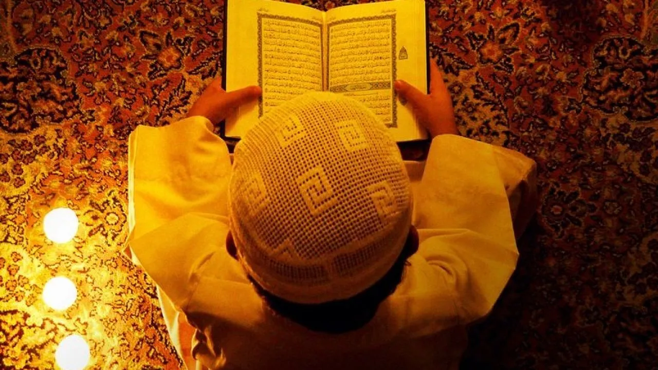ما حكم انكار القدر مع الاستدلال؟ ما حكم انكار اليوم الآخر؟