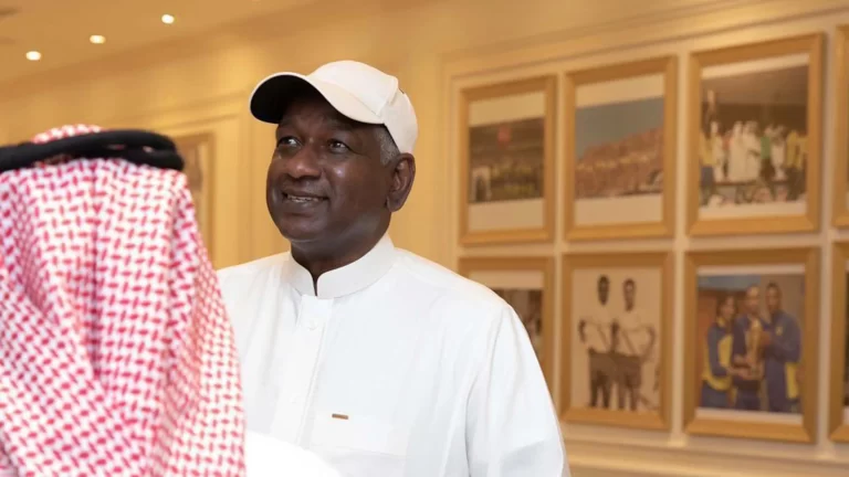 “ماجد عبد الله ليس فوق النقد”…تصريحات ناقد رياضي تثير غضب جماهير النصر…والجماهير ترد!