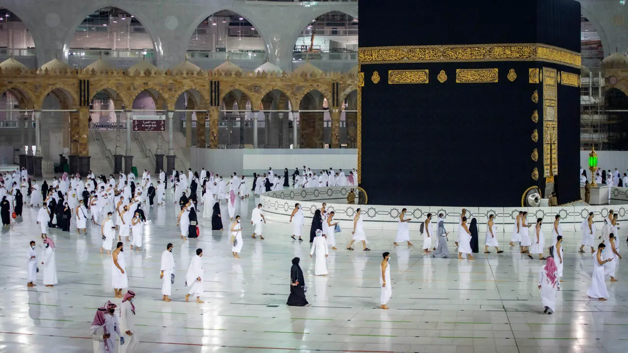 من الذي نادى الناس إلى حج بيت الله