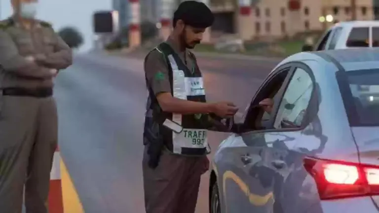 غرامة مخالفة عدم حمل رخصة القيادة في السعودية 2025 ورسوم تجديدها