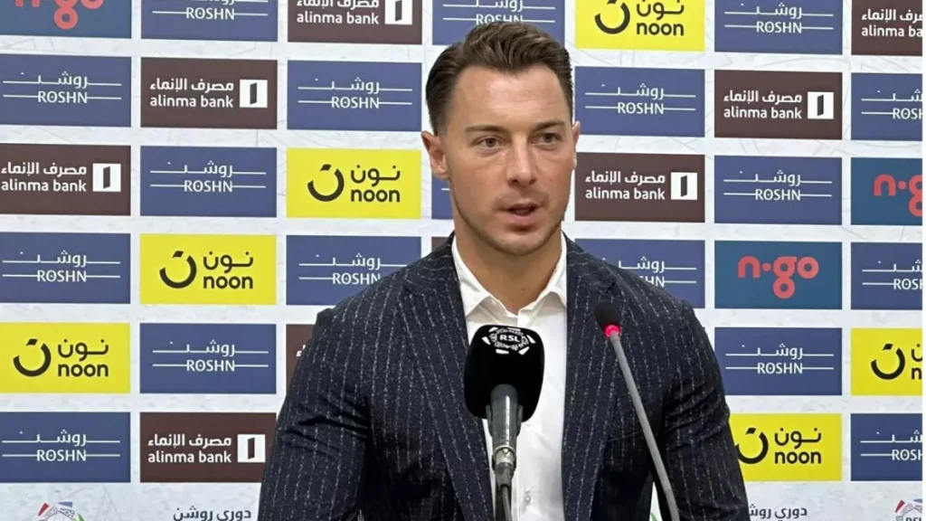الكشف عن إصابة نجم الأهلي وشرح يايسله كيف يطور الدفاع