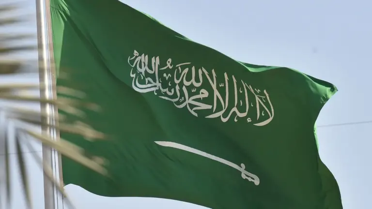 برقم الهويه فقط .. تعرف على خطوات الاستعلام عن دخول عامل للسعوديه 2025