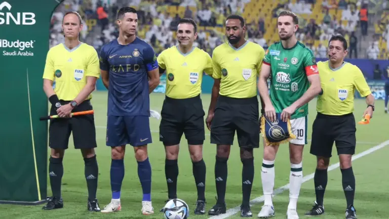قرار حاسم من لجنة الحكام بسبب أحداث مباراة الاتفاق والنصر..تعرف عليه