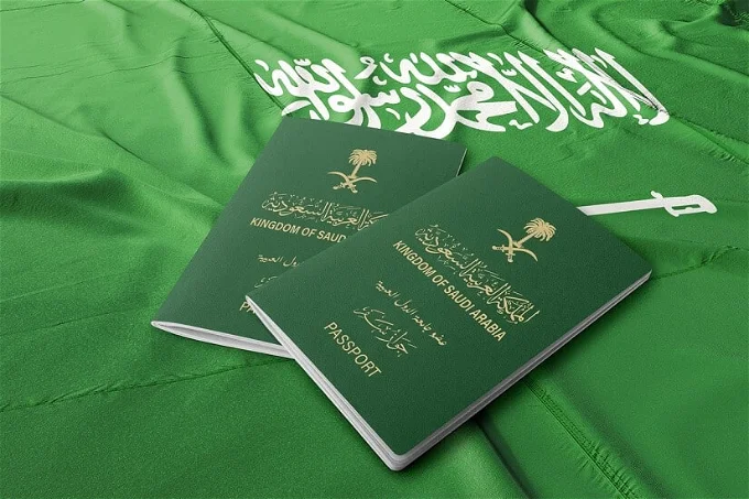 عبر منصة أبشر .. خطوات تجديد الإقامة بدون تأمين طبي للعام 2025