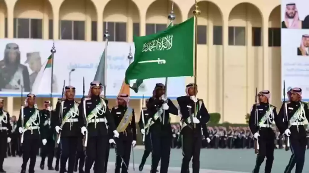 ما هو راتب الطالب في كلية الملك خالد العسكرية الان