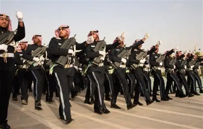 الى طلاب كلية الملك خالد العسكرية .. ما هو راتب الطالب في كلية الملك خالد العسكرية ؟