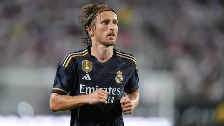 مودريتش يعوض نيفيز في الهلال…تعرف على التفاصيل