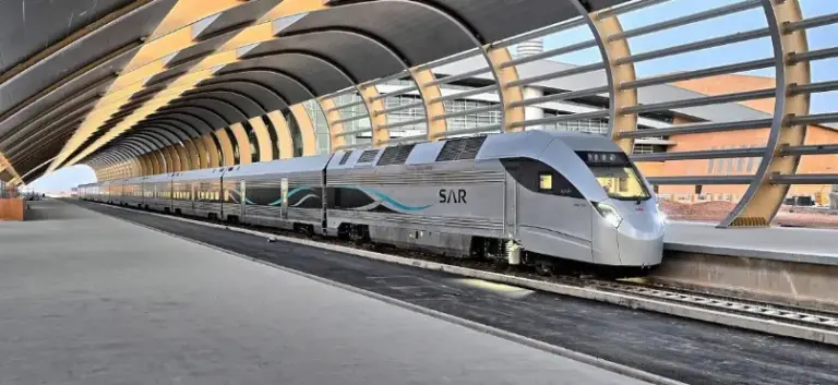 ما هي أسعار تذاكر قطار سار 2025