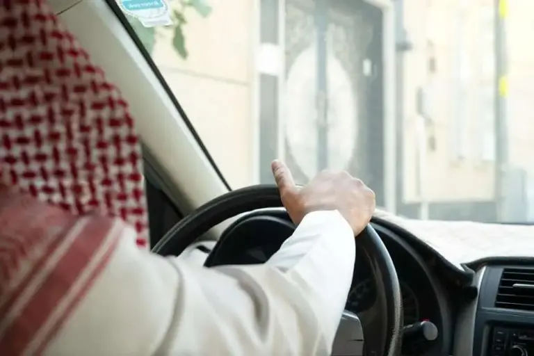 تعرف على شروط نقل كفالة سائق خاص للمرأة وتكلفة نقل الكفالة 1447