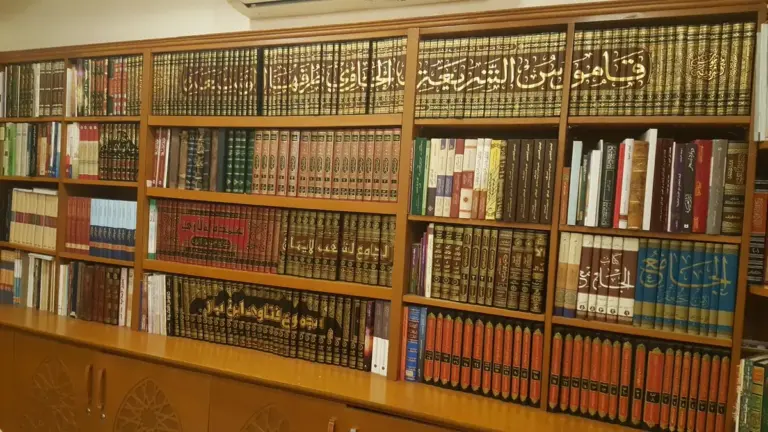 كم بلغ عدد رواة حديث الغدير | حديث الغدير مكتوب