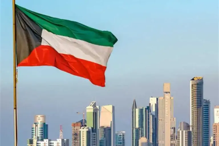 كم يبلغ عدد سكان الكويت 2025