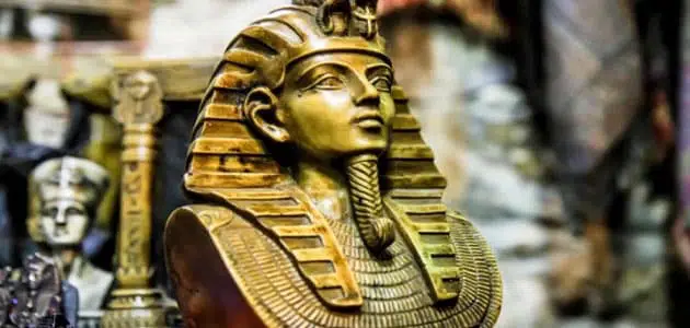 ما هي التماثيل الفرعونية المصنوعة من الذهب