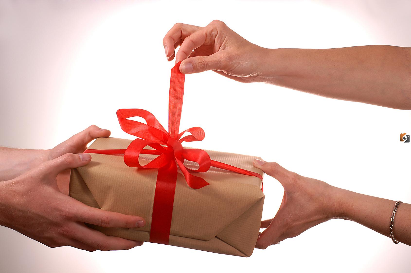 عبارات عن الهدية المفاجئة1