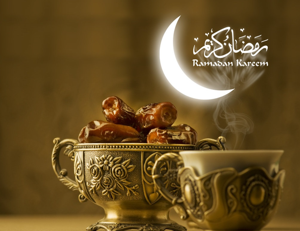 كيف تهنئ من تحب بحلول شهر رمضان؟! إليك أجمل عبارات تهنئة رمضان 2024 مع الصور