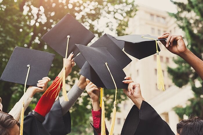 رسائل تهنئة الطلاب بالنجاح والتفوق