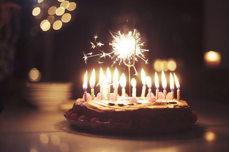 20 كلام عيد ميلاد لصديقتي أجمل تهنئة عيد ميلاد صديقتي بالعامية 2024