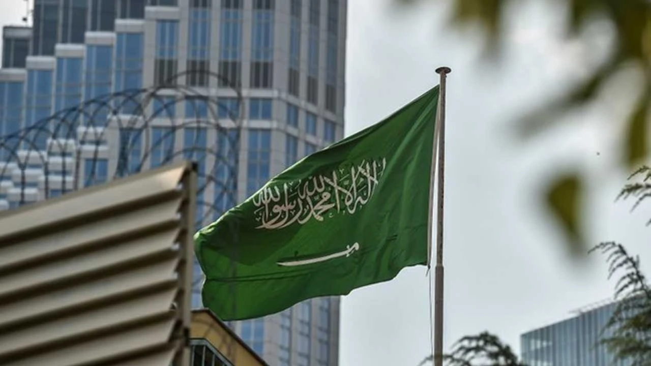 غرامة 100 ألف ريال