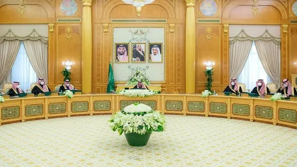 تمديد سن التقاعد إلى 65 سنة