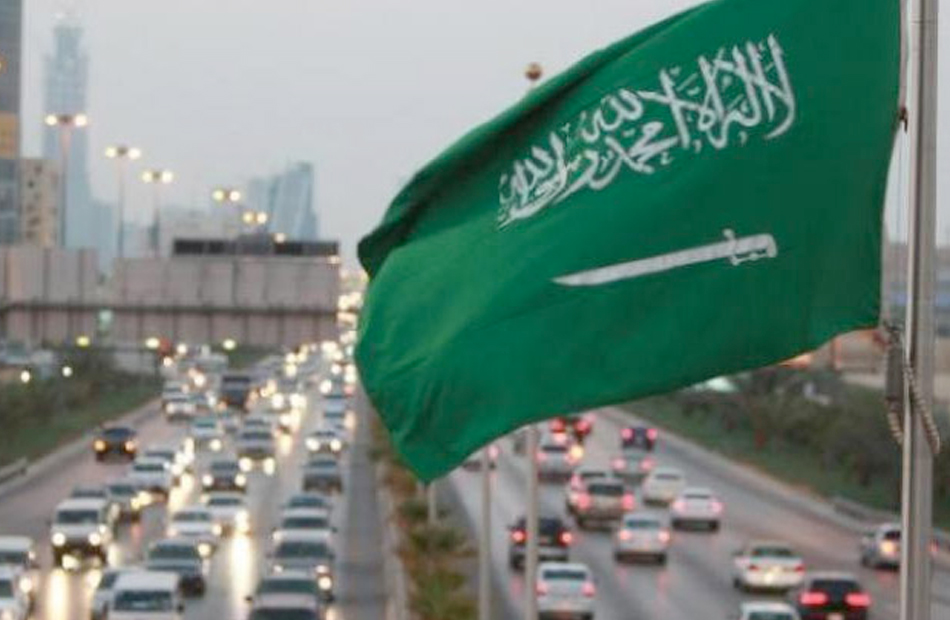 موقف من يغادر المملكة بعد منحه تأشيرة الخروج النهائي