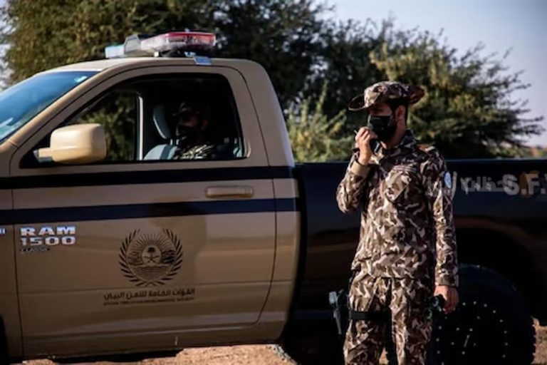 بالغرامات المالية!! الأمن البيئي يشدد على عقوبة الدخول للفياض بالمركبات