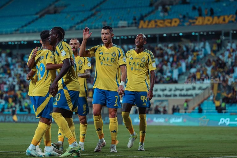 راضي جمهور العالمي | تصرف إنساني من محترف الاتحاد عقب انتهاء الكلاسيكو