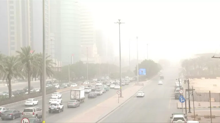 المركز الوطني للأرصاد: عاصفة ترابية وانخفاض حاد في درجات الحرارة يضرب مناطق واسعة بالمملكة اليوم