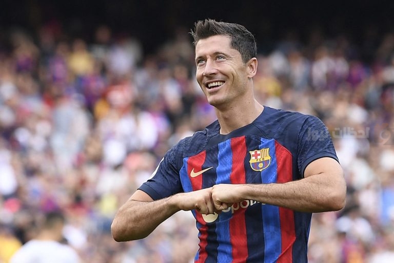 برشلونة يجدد الثقة في ليفاندوفسكي حتى 2026 ويخطط لدعم الهجوم بجناح جديد
