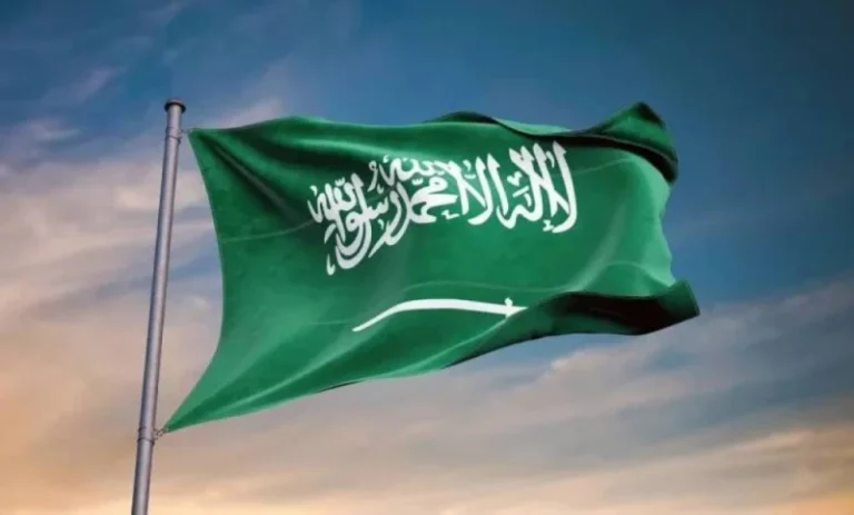 مع بداية العام الجديد | وزارة الموارد البشرية تعلن عن موعد يوم العلم السعودي