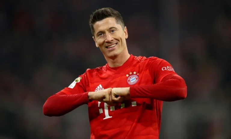 برشلونة يفكر في بيع ليفاندوفسكي الصيف المقبل